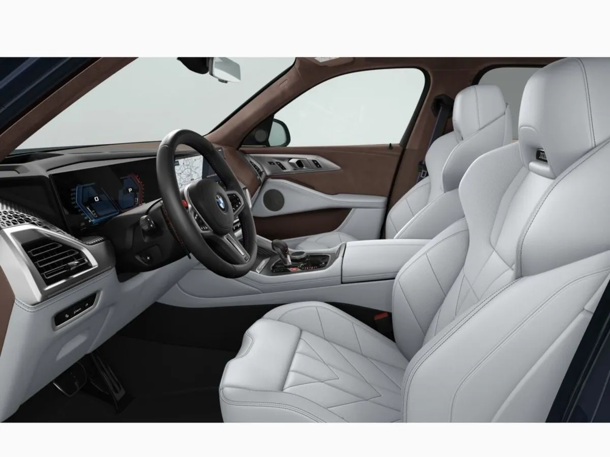 BMW XM 50e - Image 3