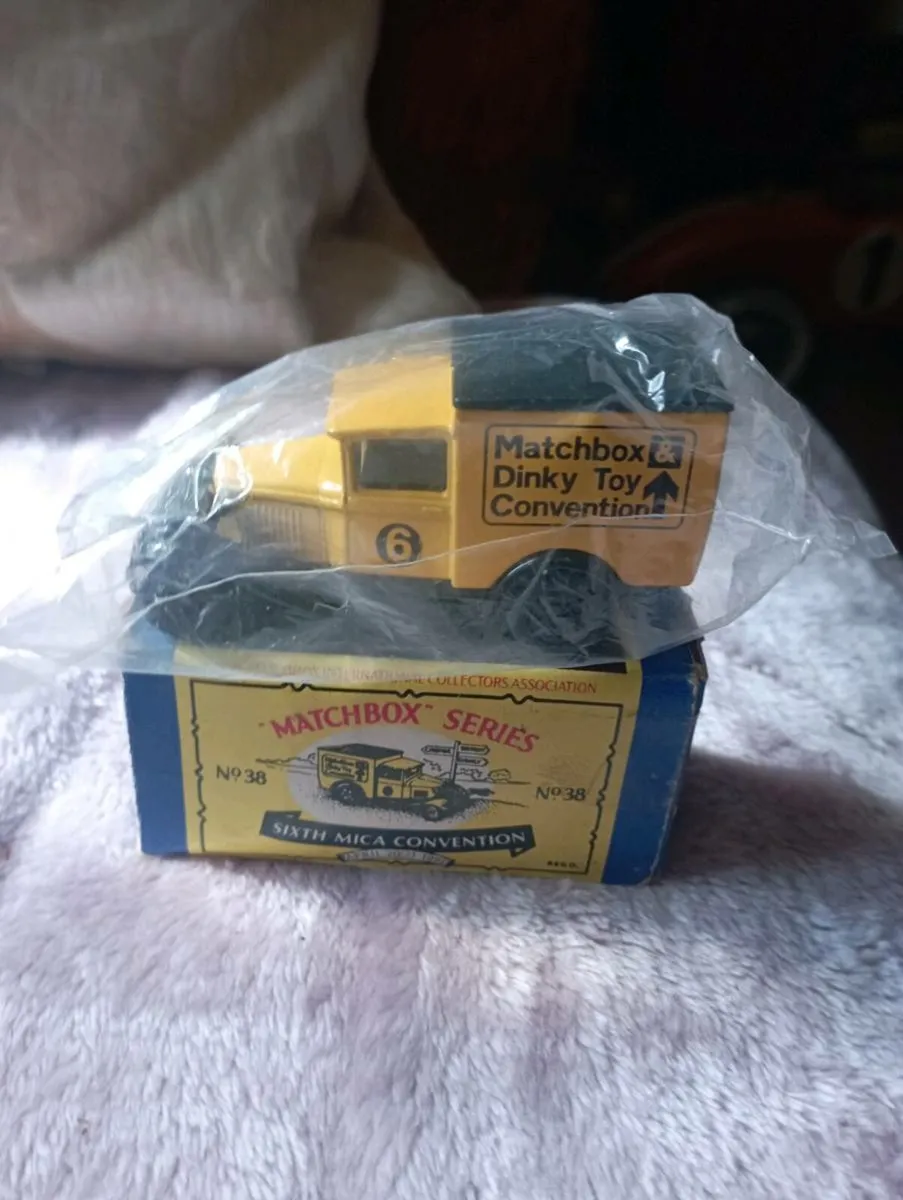 MATCHBOX MB 38 VAN FORD MODEL A LIMITED EDITION - Image 2