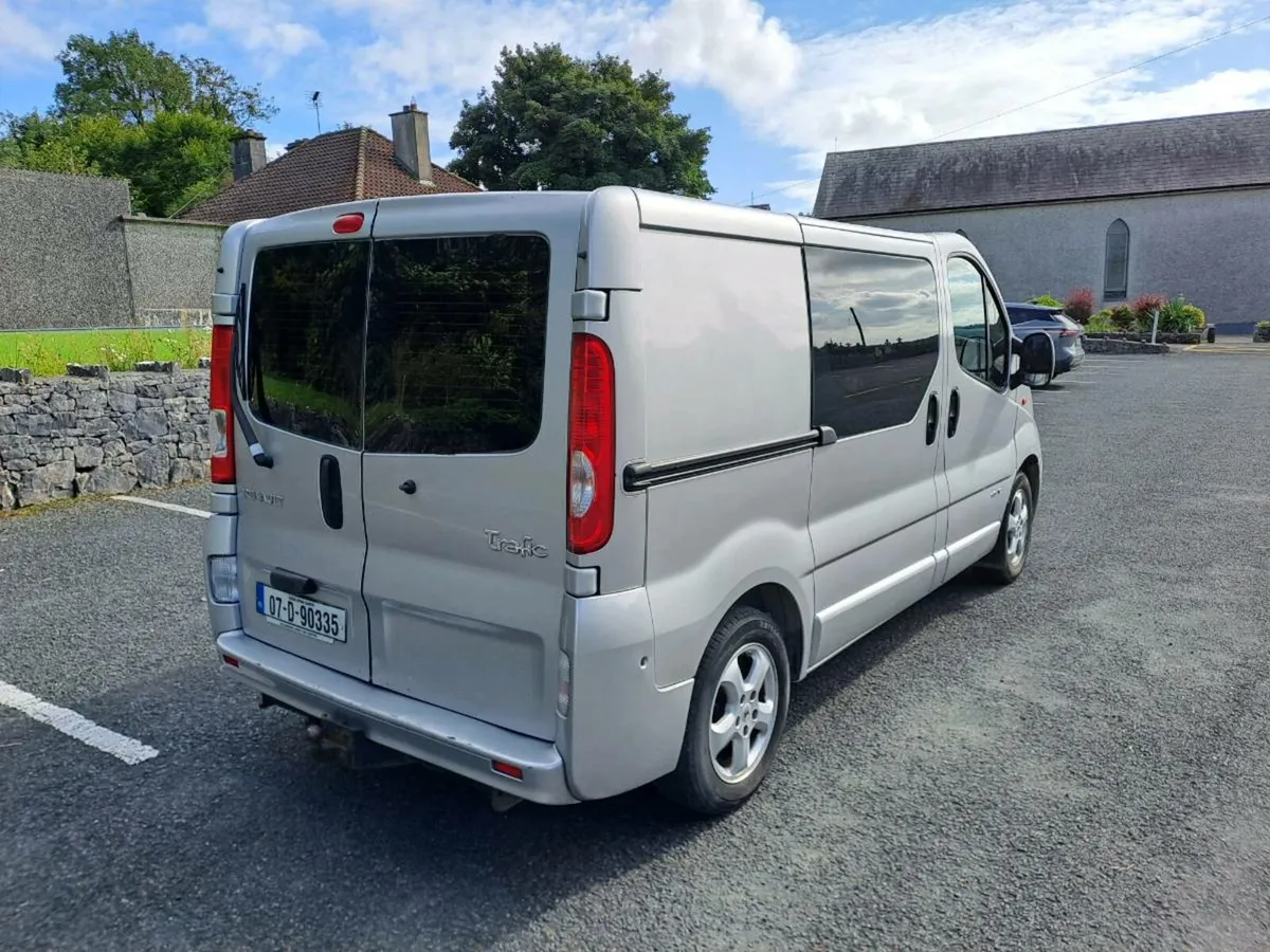 Renault Trafic Crew Cab - Image 4