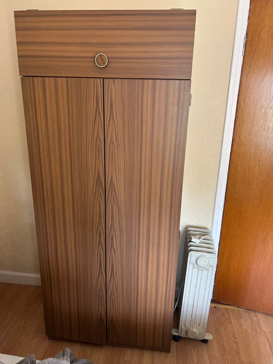 Bedroom furniture - Image 1