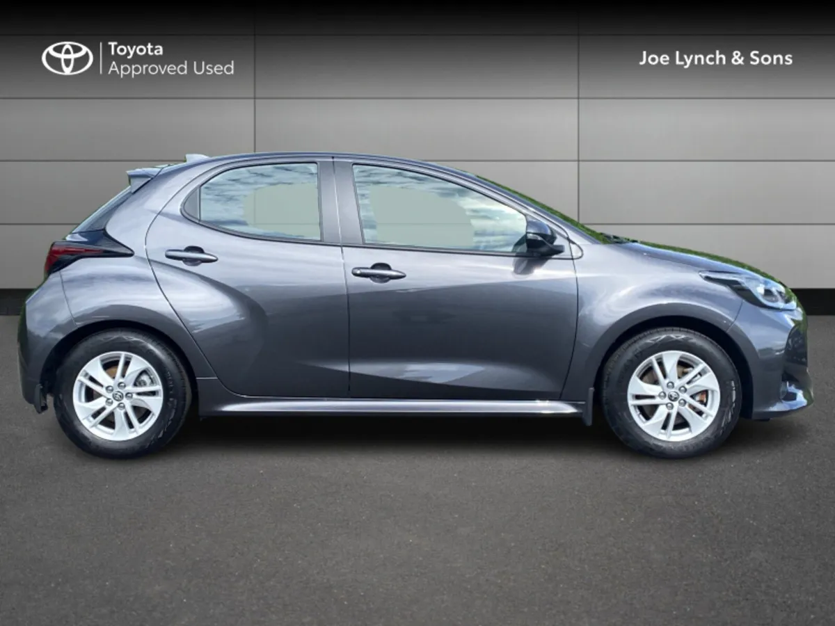 Toyota Yaris Yaris Hybrid 115 Luna - Image 3