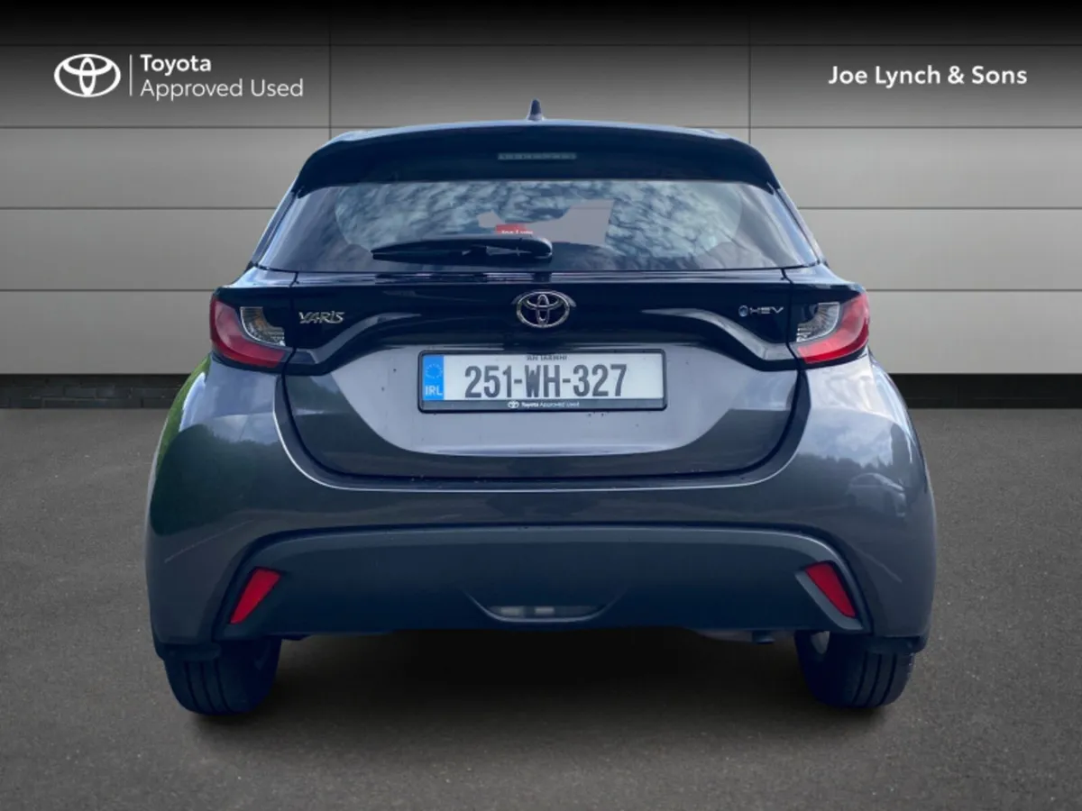 Toyota Yaris Yaris Hybrid 115 Luna - Image 4