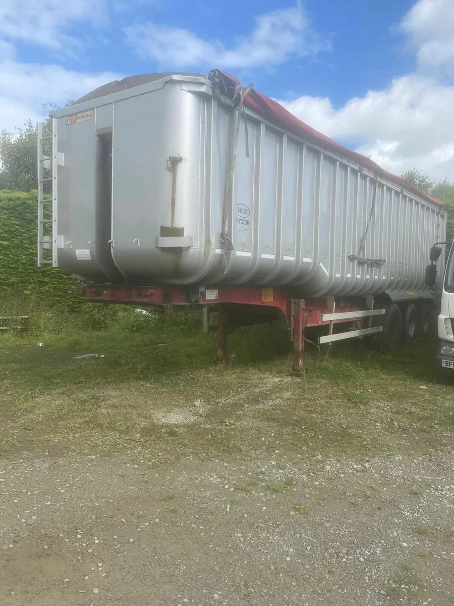 Trailer