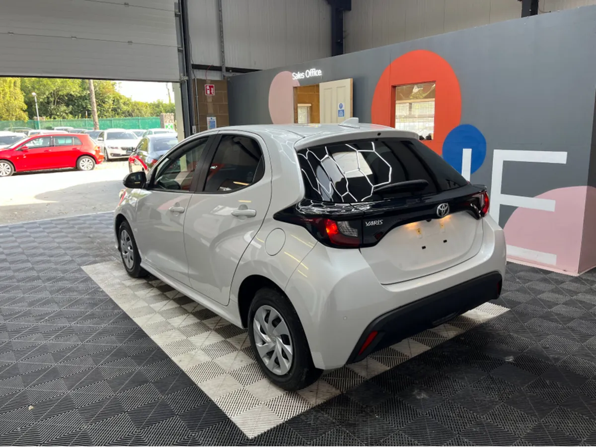 Toyota Yaris 1.0 PETROL / 7k KMs / REVERSE CAMERA - Image 4