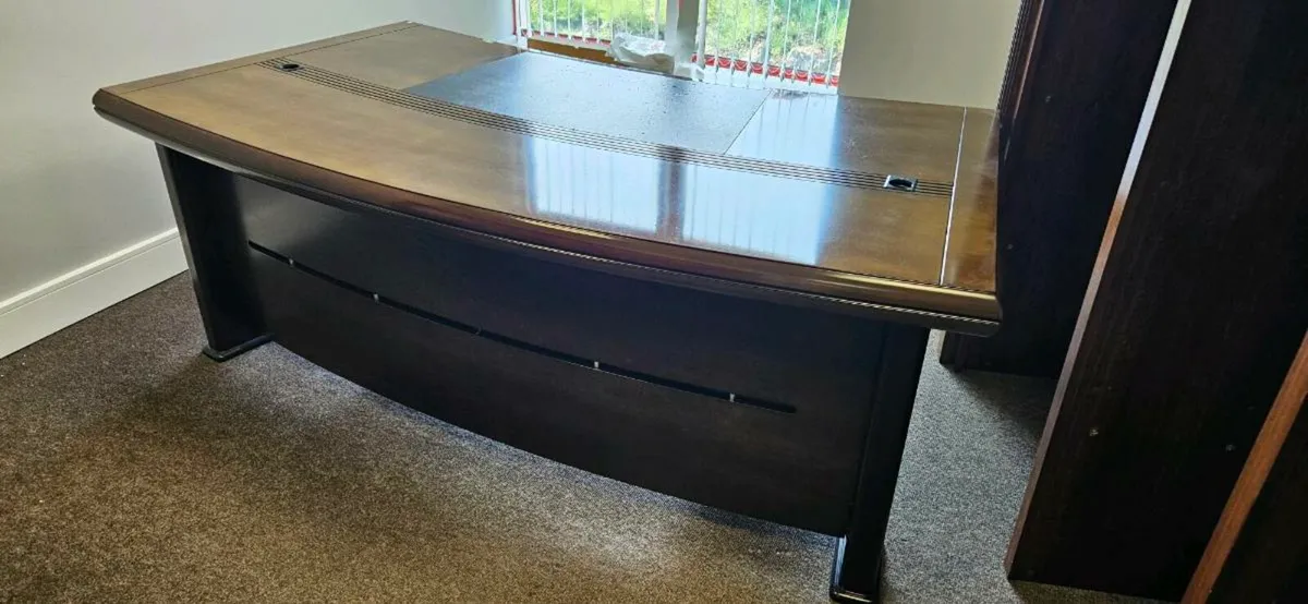 Office desk - Image 2