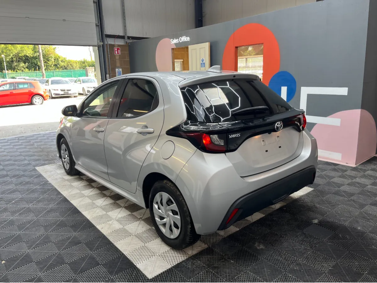 Toyota Yaris 1.0 PETROL / 72k KMs / REVERSE CAMERA - Image 4
