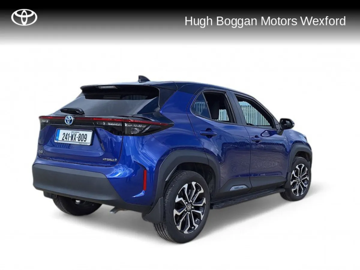 Toyota Yaris Cross SPORT BI-TONE SIDE STEPS - Image 2