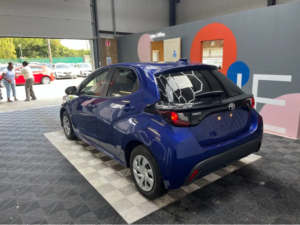 Toyota Yaris 1.0 PETROL / 89k KMs / REVERSE CAMERA - Image 4