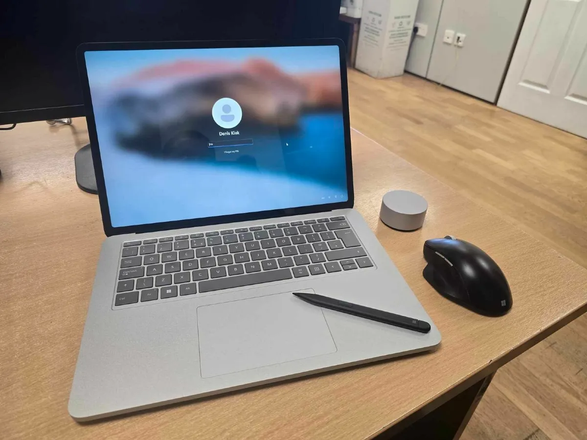 Microsoft Surface Studio Laptop - Image 4