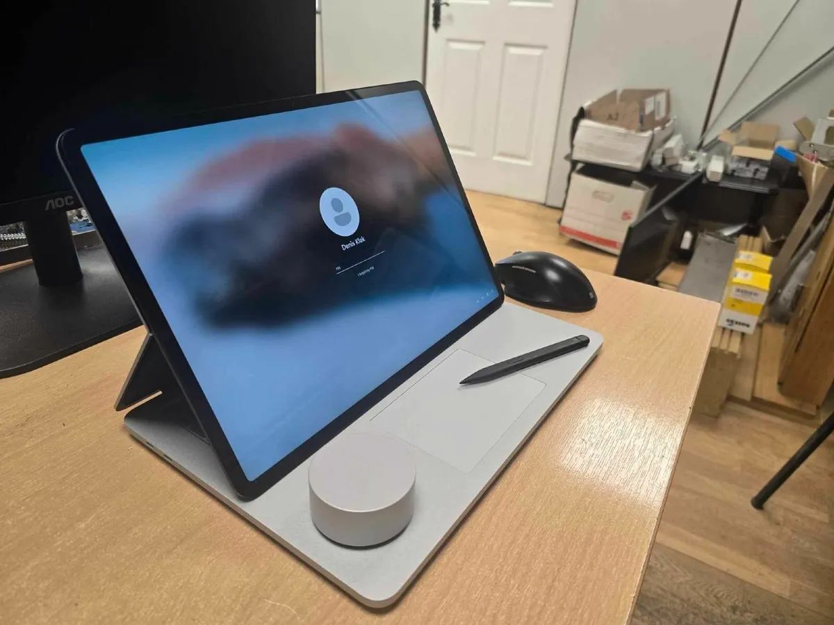 Microsoft Surface Studio Laptop - Image 1