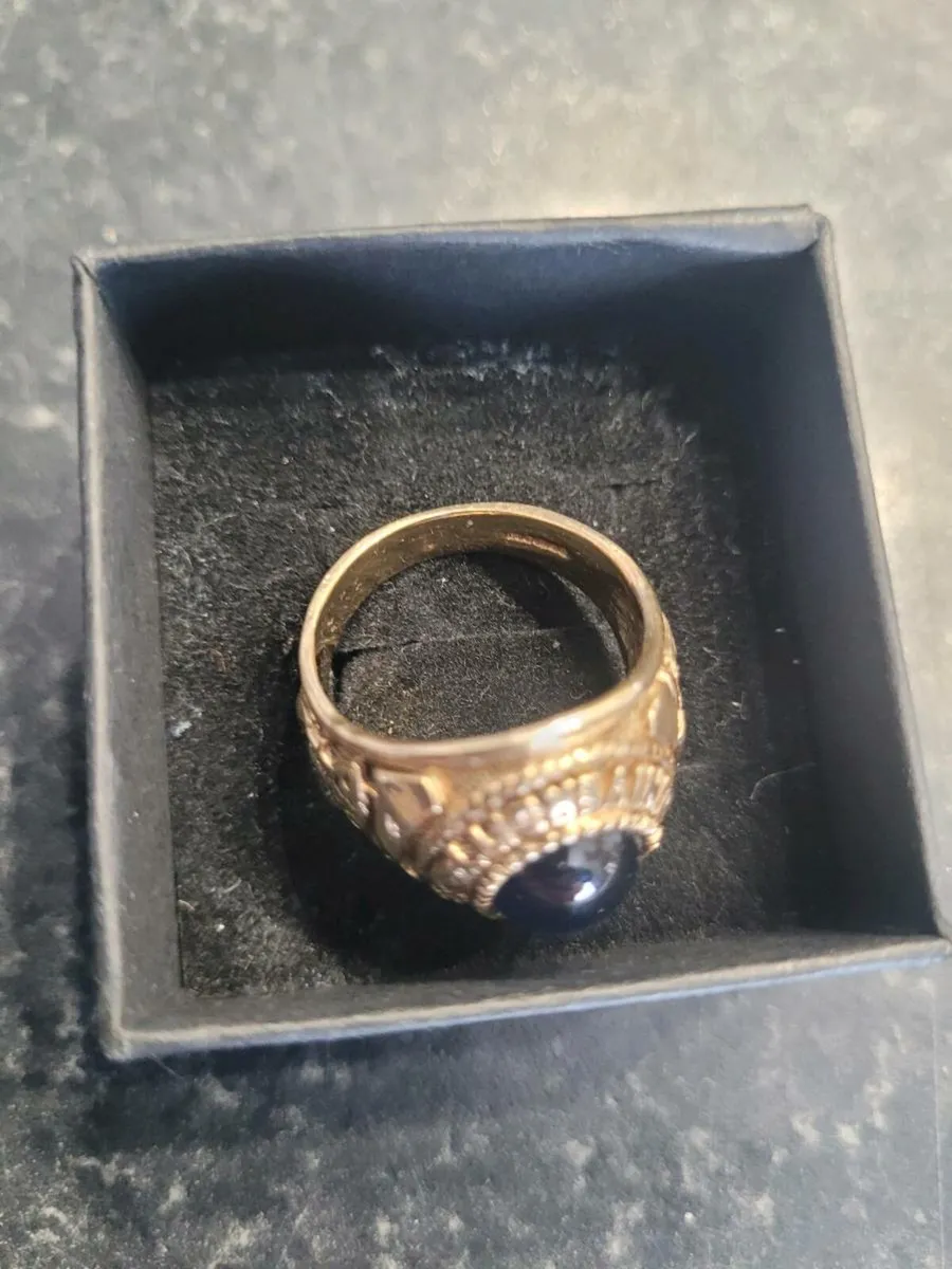 Gold ring - Image 2