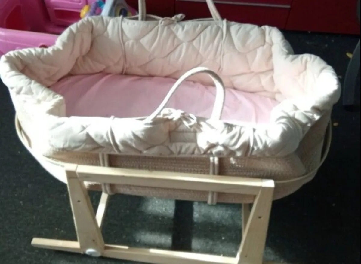 Baby Elegence Moses basket - Image 1