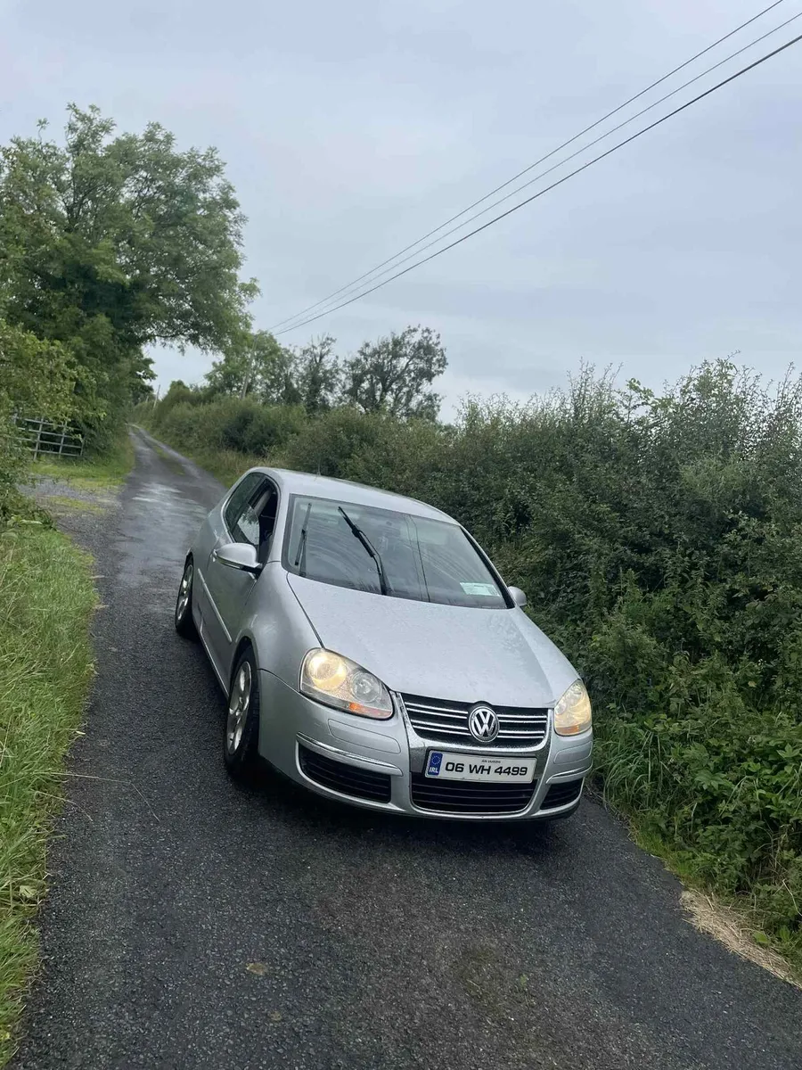 Golf mk5 tested and taxed car 2200€ - Image 1