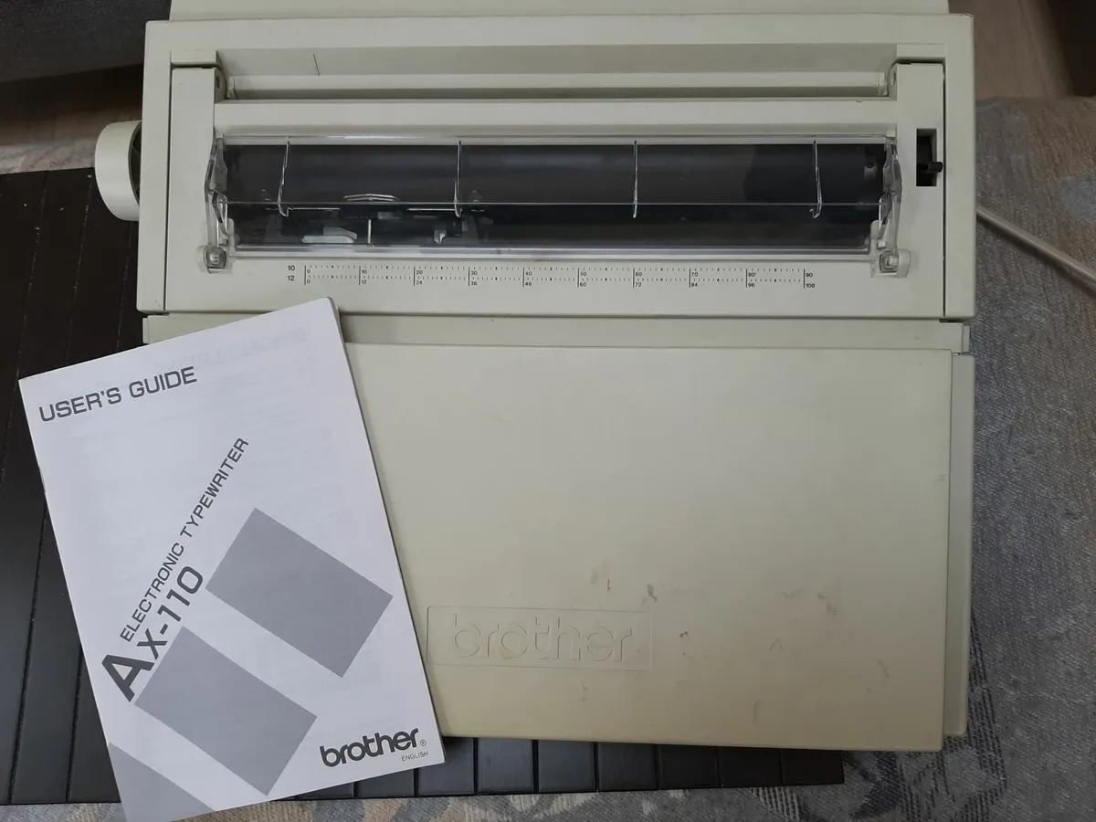 Electronic Typewriter - Image 1