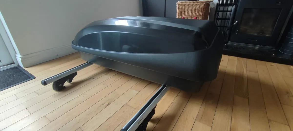 Roof Box 320l with rail roof rack Like new - Image 3