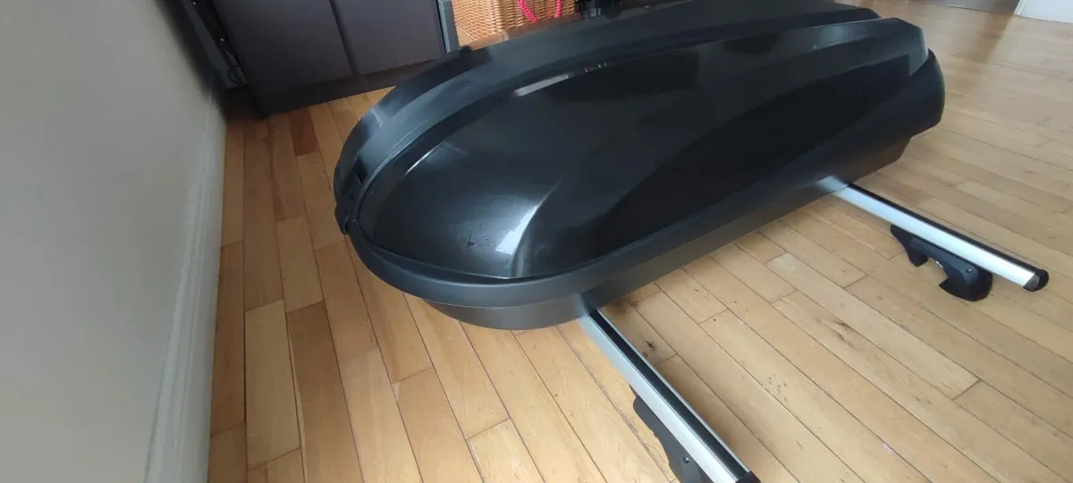 Roof Box 320l with rail roof rack Like new - Image 2