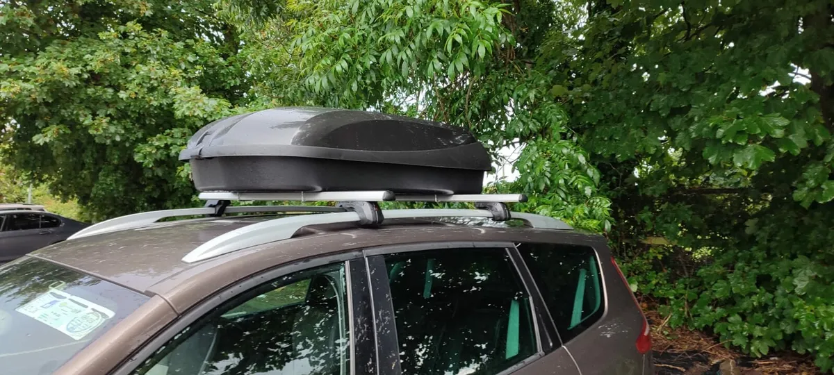Roof Box 320l with rail roof rack Like new - Image 1
