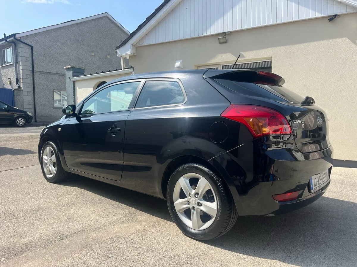 Kia Ceed Diesel - Image 3