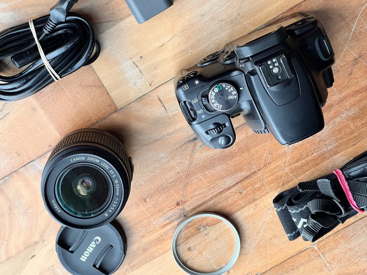 Canon 400D with 18-55mm III lens and accessories - Image 3