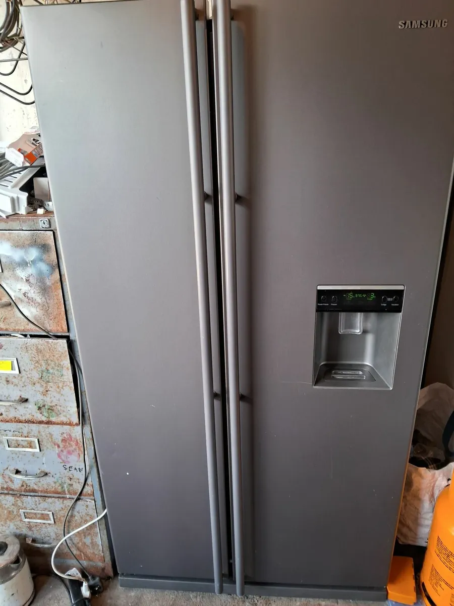 SAMSUNG AMERICAN FRIDGE AND FREEZER - Image 1
