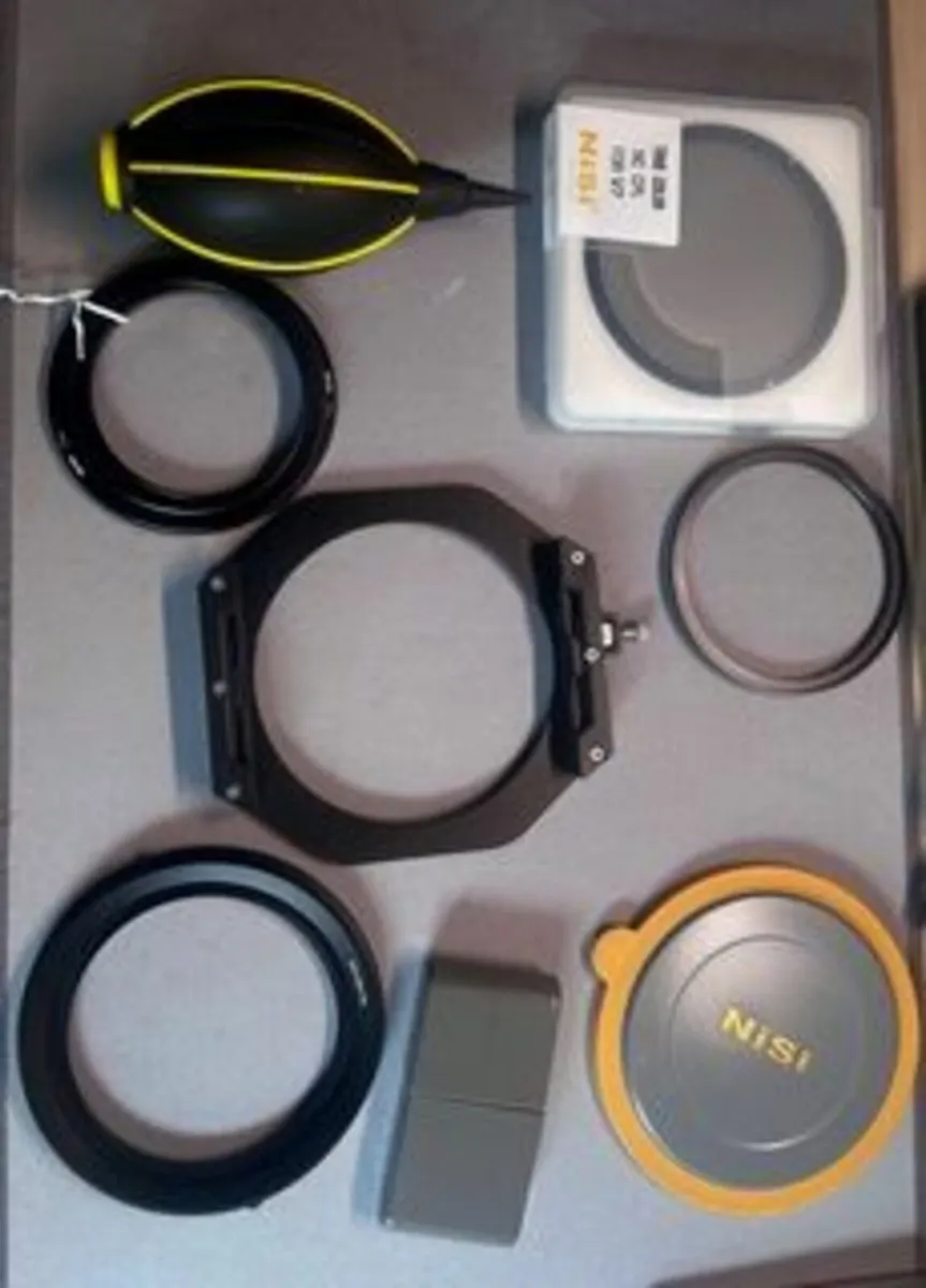 Nisi V7 Starter Kit Photography Filters - Image 1