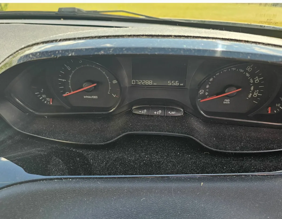 Peugeot 208 2014 - Image 3