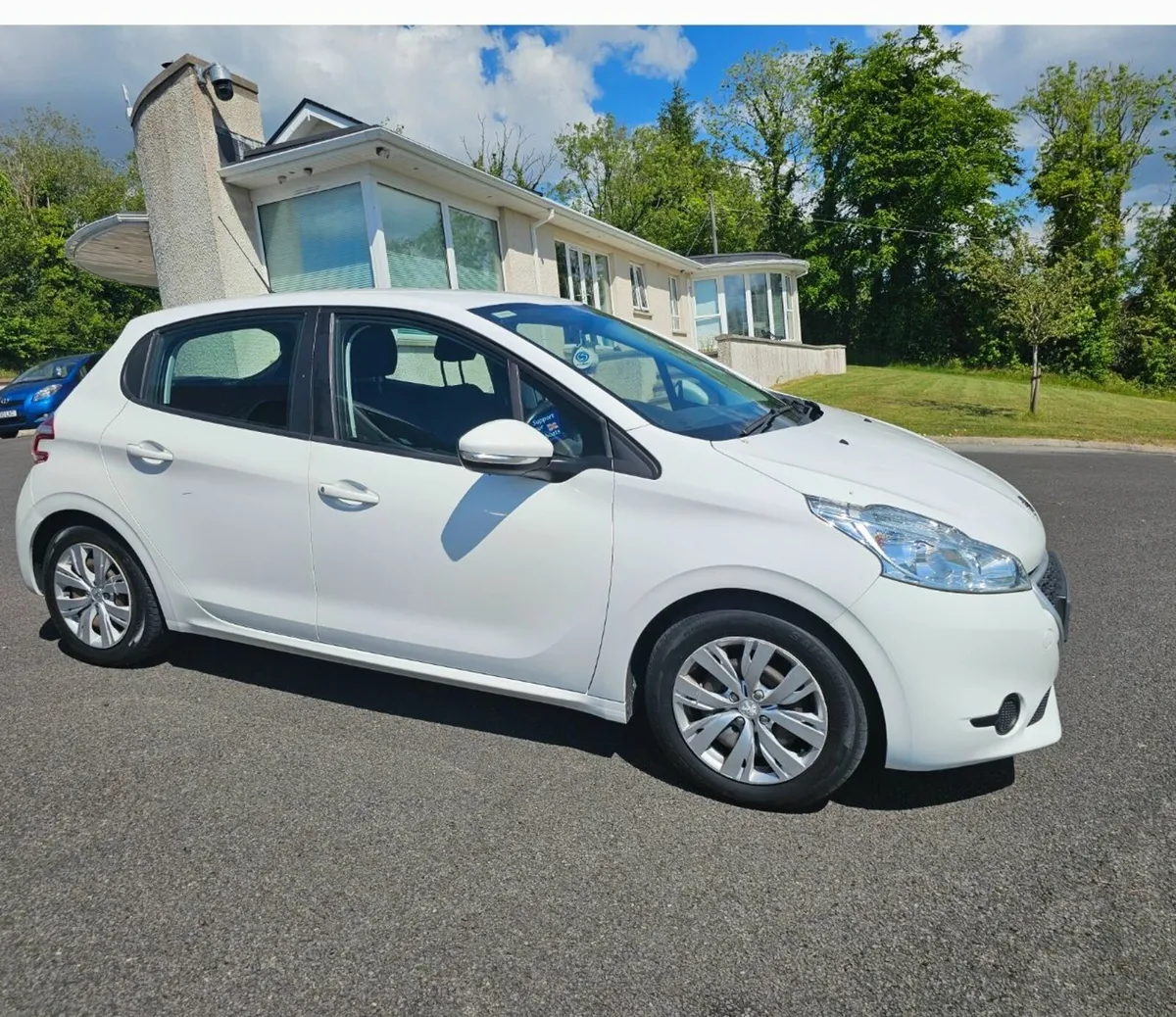 Peugeot 208 2014 - Image 1