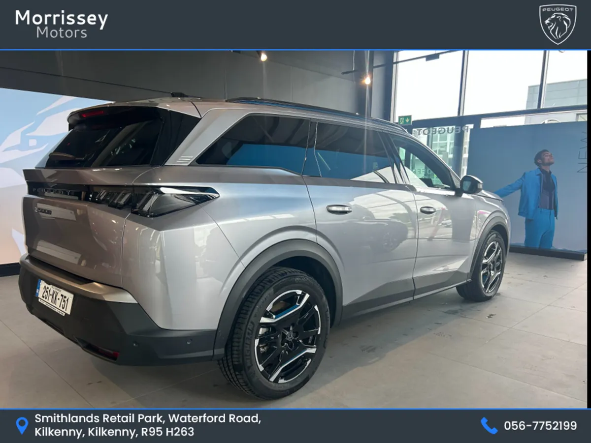 Peugeot 5008 ALLURE 73KWH 210BHP - Image 4