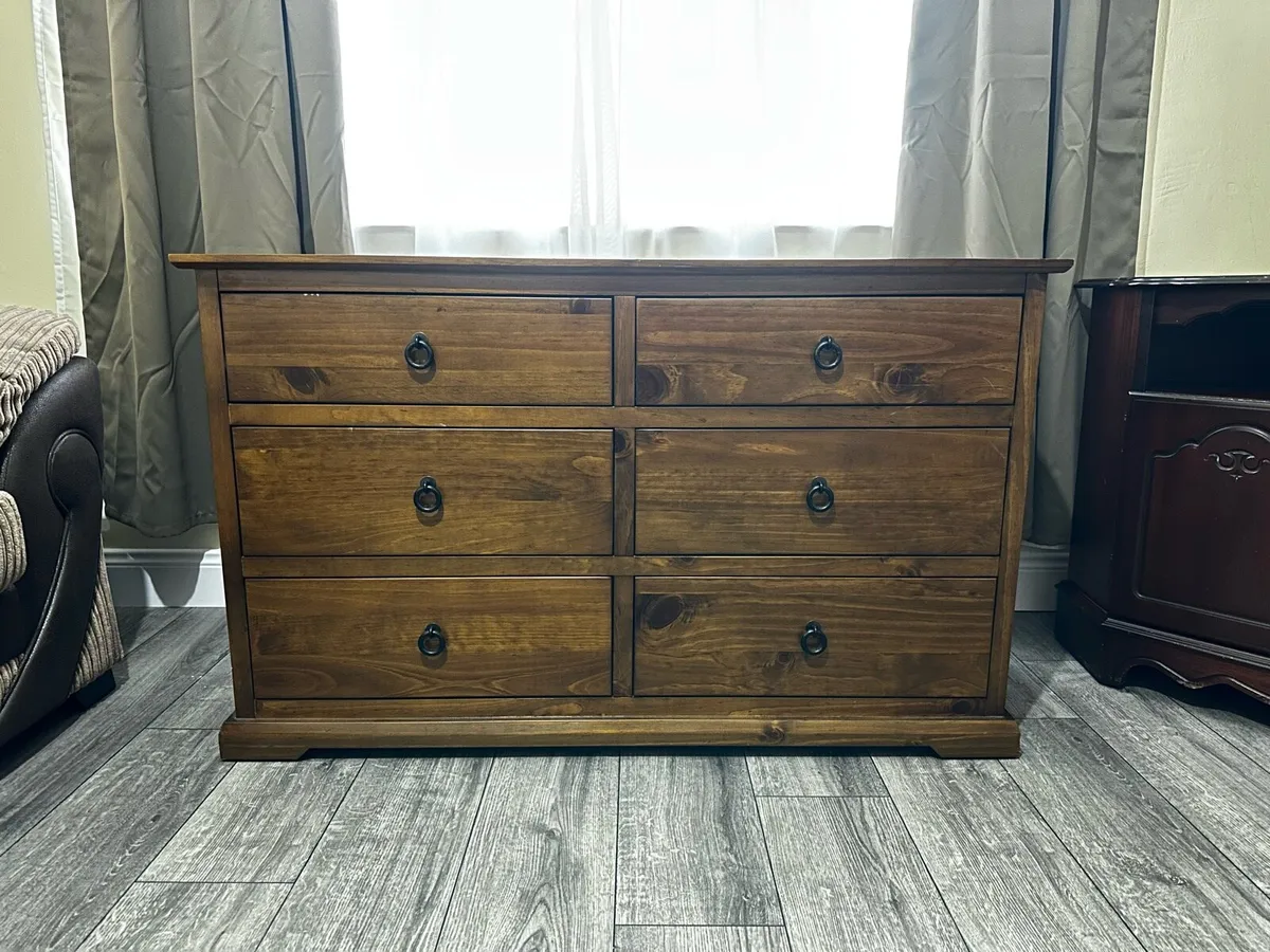 Solid Wood 6-Drawer Chest – Excellent Condition - Image 1