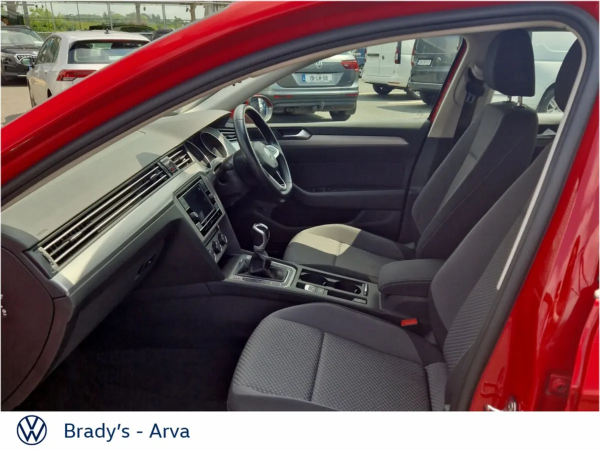Volkswagen Passat 2.0 TDI 150BHP M6F 4DR - Image 4