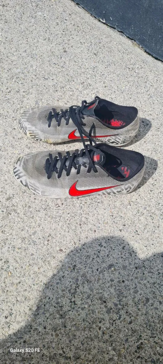 Nike Neymar Football Boots - Image 1
