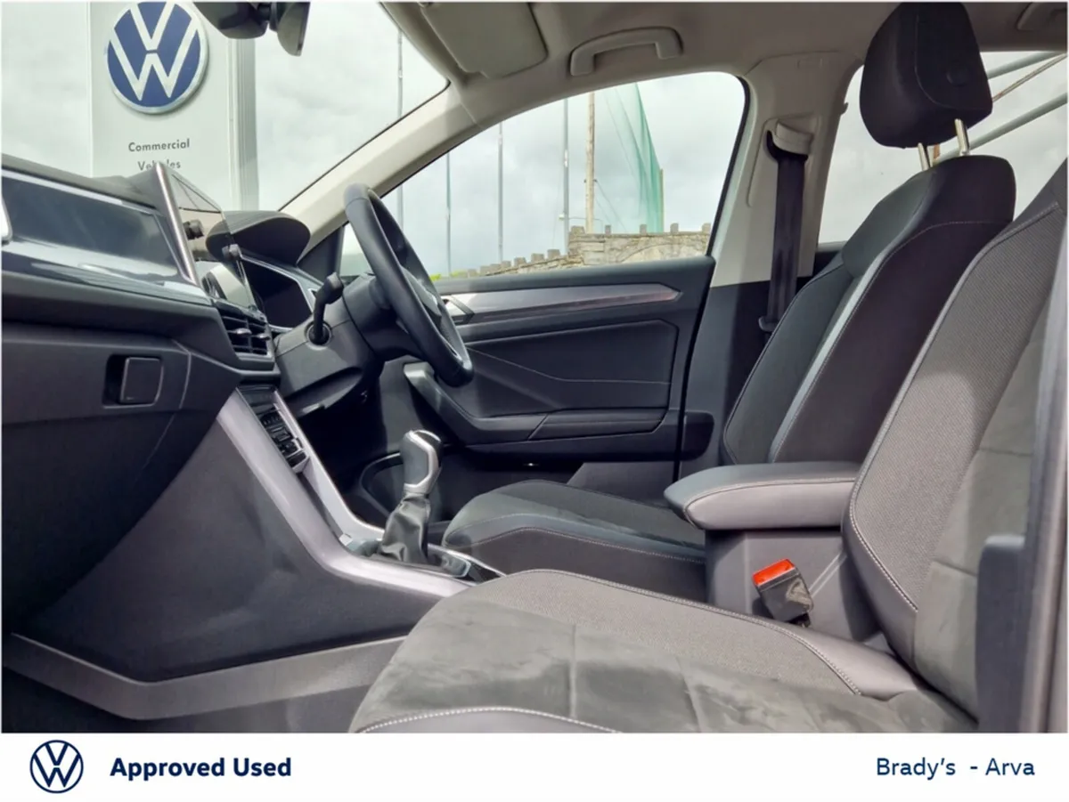 Volkswagen T-Roc STYLE 2.0 TDI 116BHP M6F - Image 4