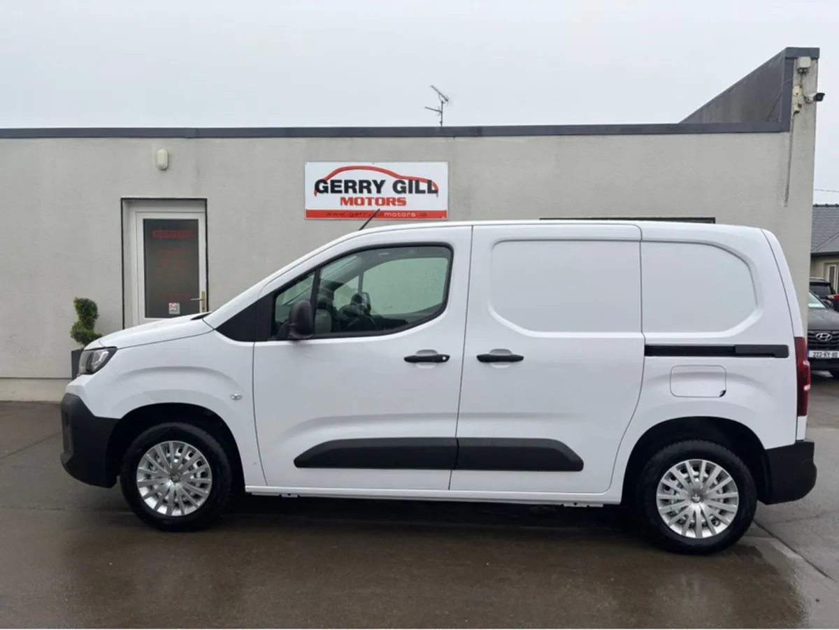 Peugeot Partner PRO PLUS 1.5 HDI 100BHP - Image 4