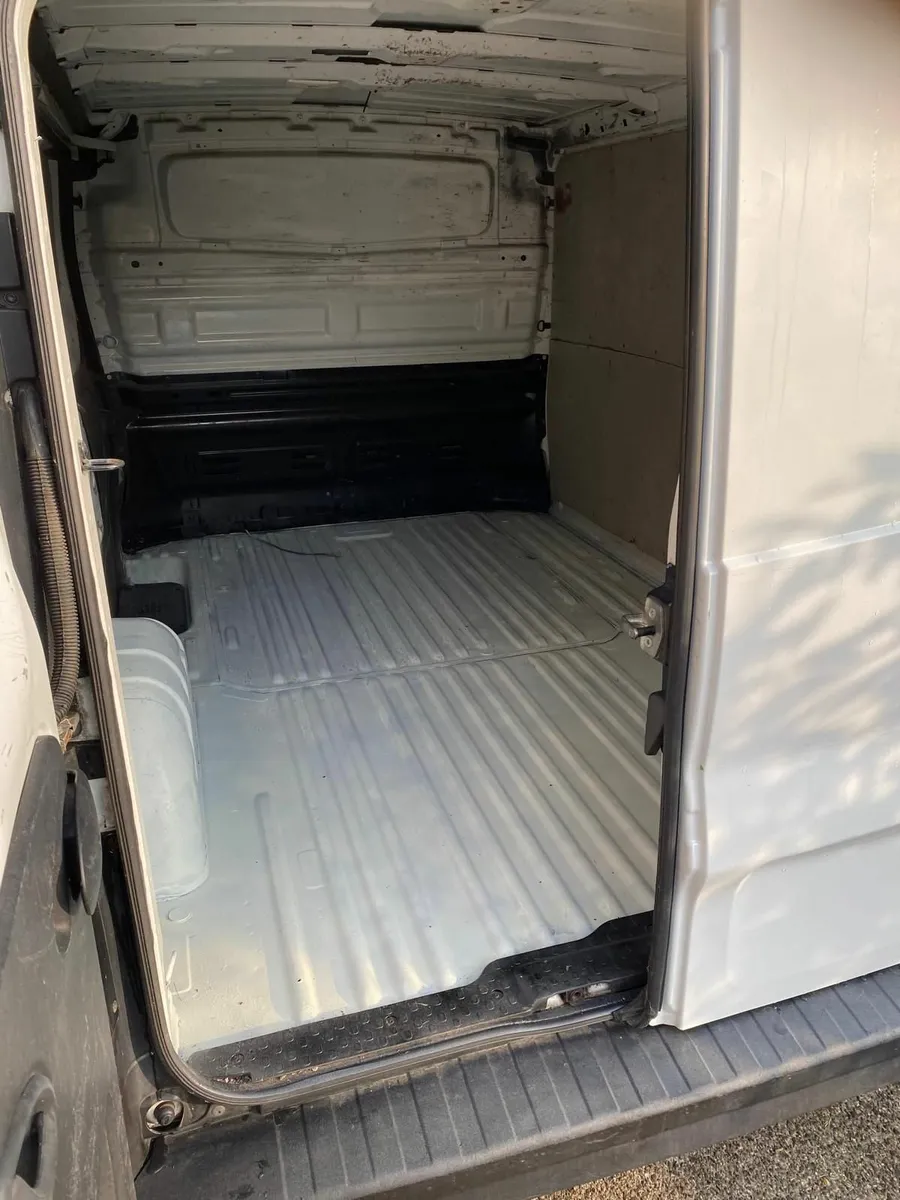 Renault Trafic 2015 - Image 4