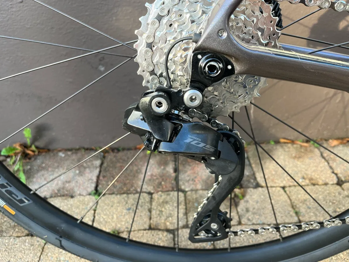 Giant Defy Advanced 1 2023 Di2 105 Size L - Image 4
