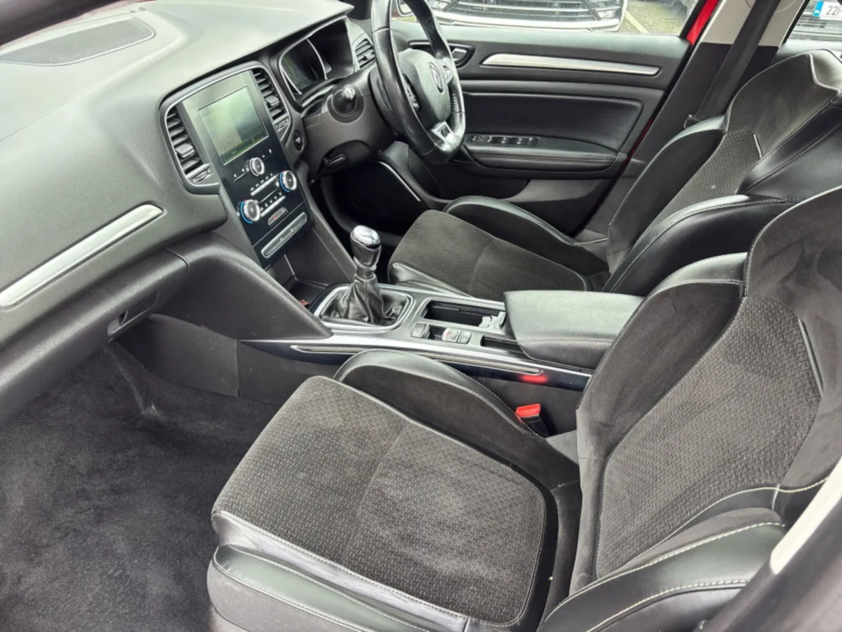 Renault Megane SPORT TOURER DYNAMIQUE IV ST 5 - Image 3