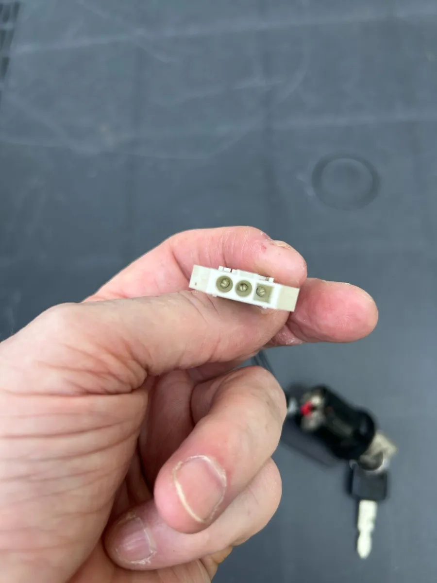 Mobility Scooter Ignition Barrel - Image 4
