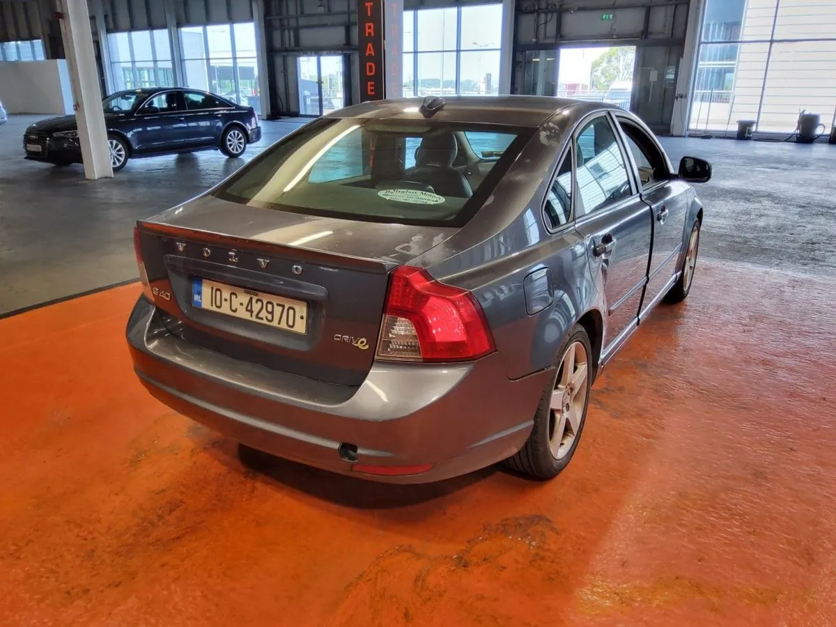 Volvo S40 D2 1.6d Drive Start/stop SE LUX - Image 3