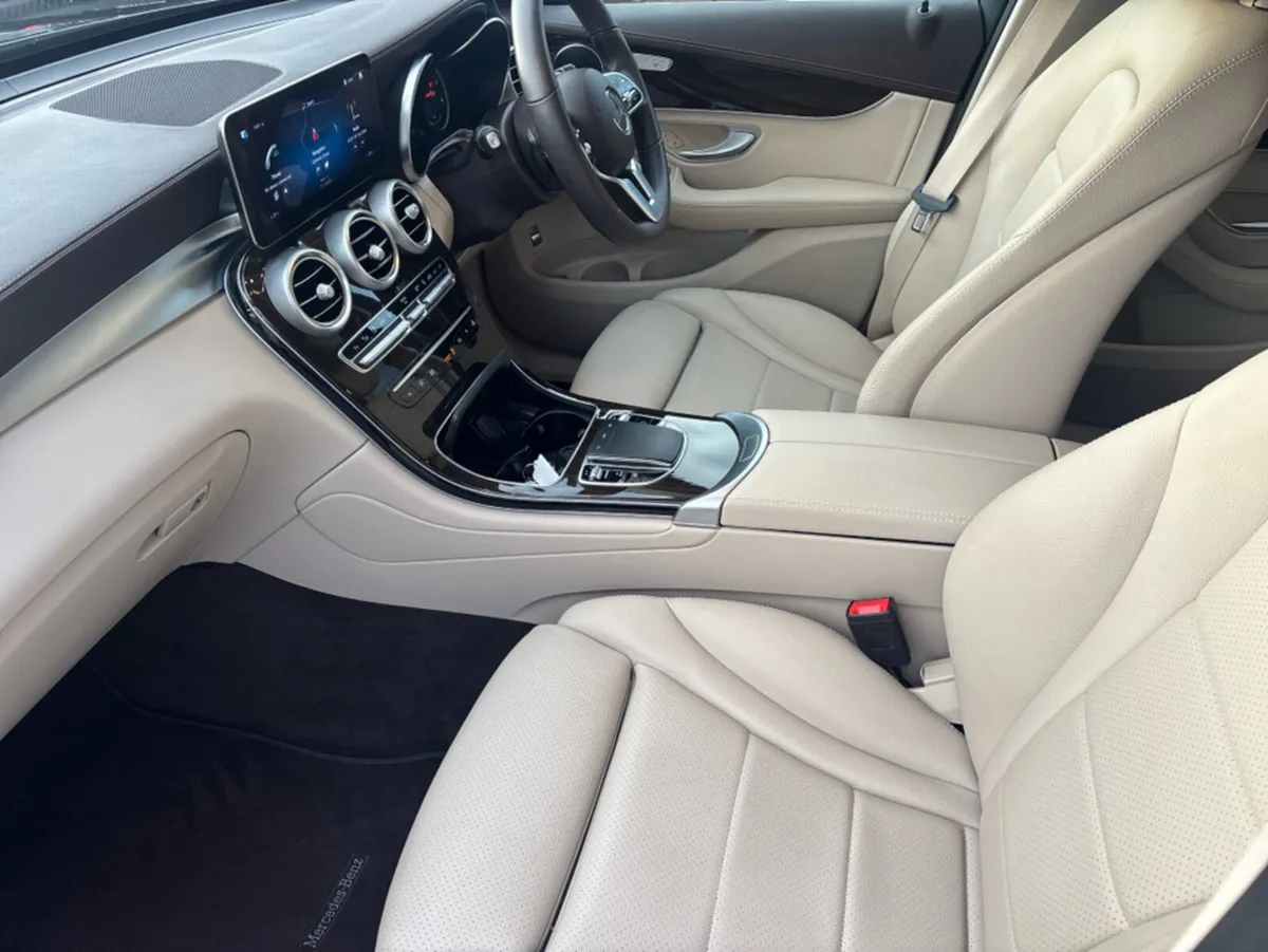 Mercedes-Benz GLC 300 DE AMG 4MATIC 5DR AUTO - Image 3