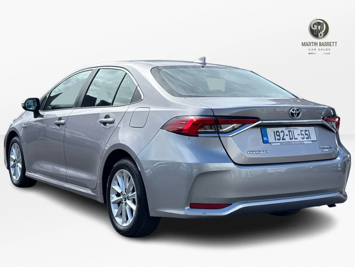 Toyota Corolla LUNA SAL 4DR AUTO HYBRID IRISH CAR - Image 4