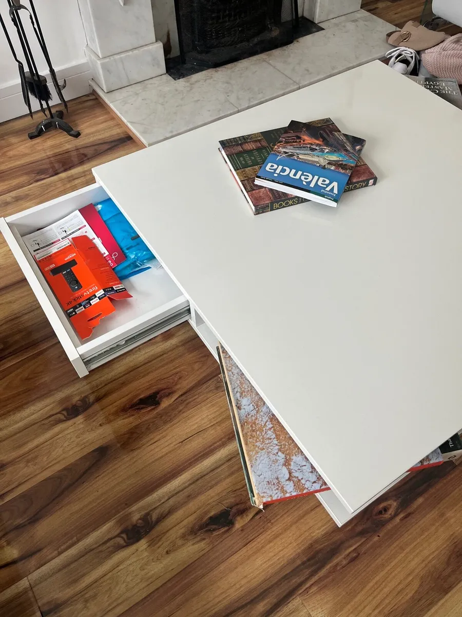 Coffee table and two dining room chairs - Image 4