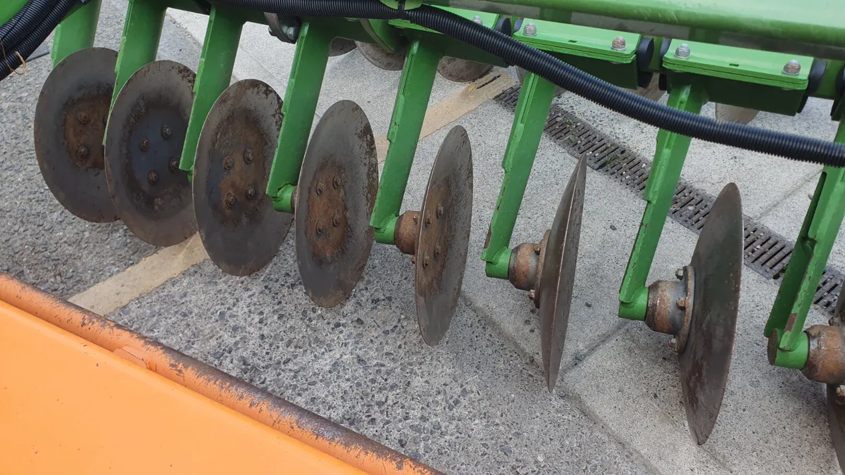 Used Amazone Catros 3003 Disc with Cage Roller - Image 3