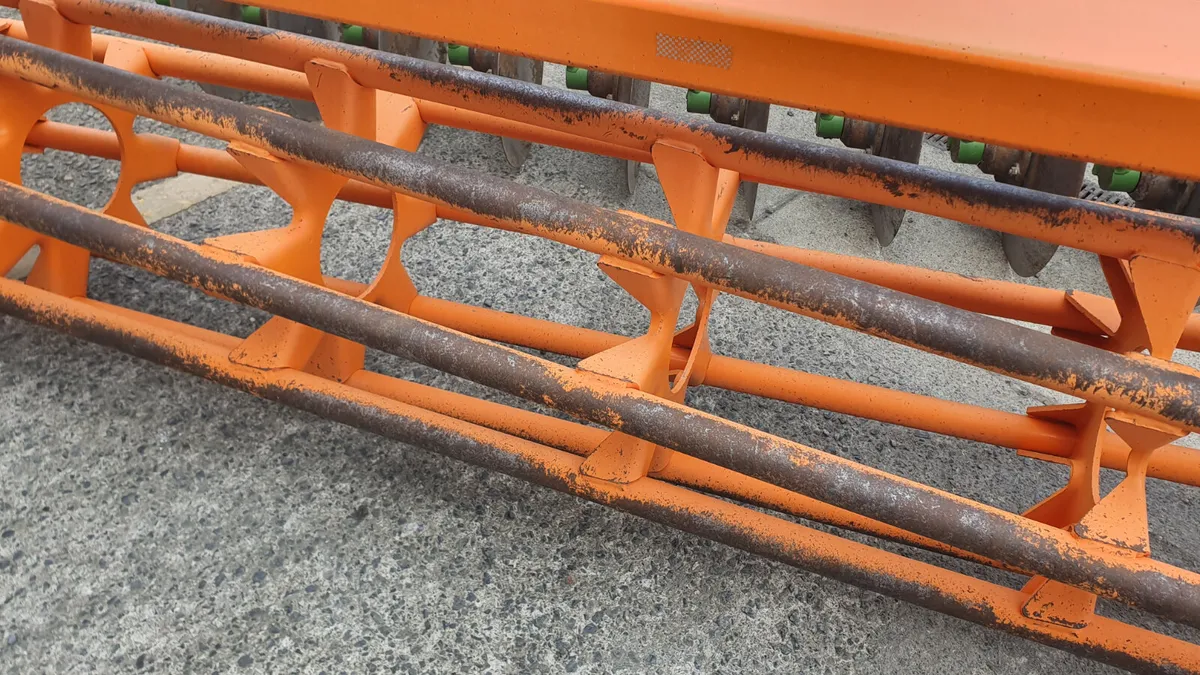Used Amazone Catros 3003 Disc with Cage Roller - Image 4