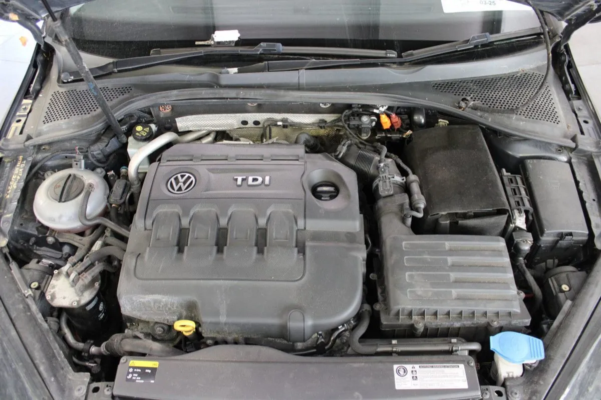 Volkswagen Golf 1.6 TDI 3DR 90hp Trendline VAN - Image 4