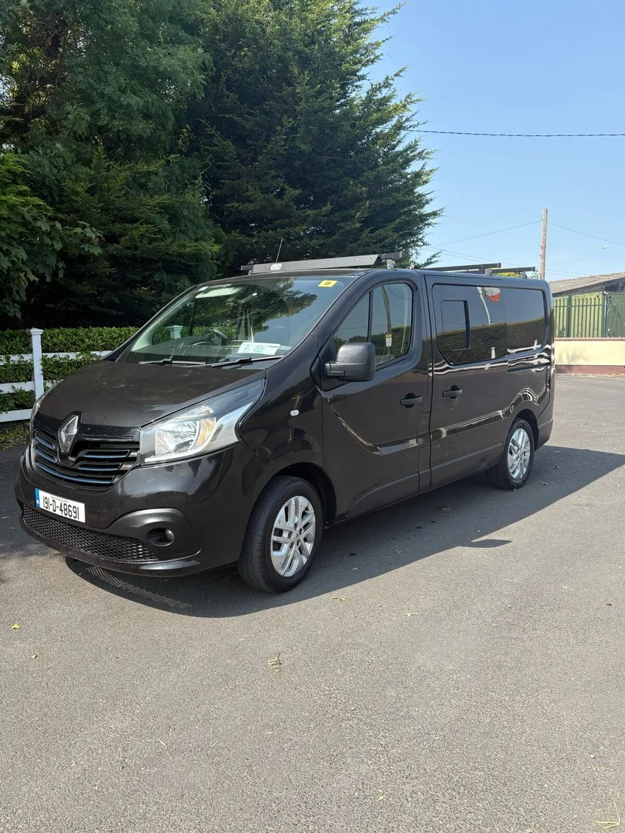 2019 Renault traffic sports Crew Cab Tax&Doe - Image 2