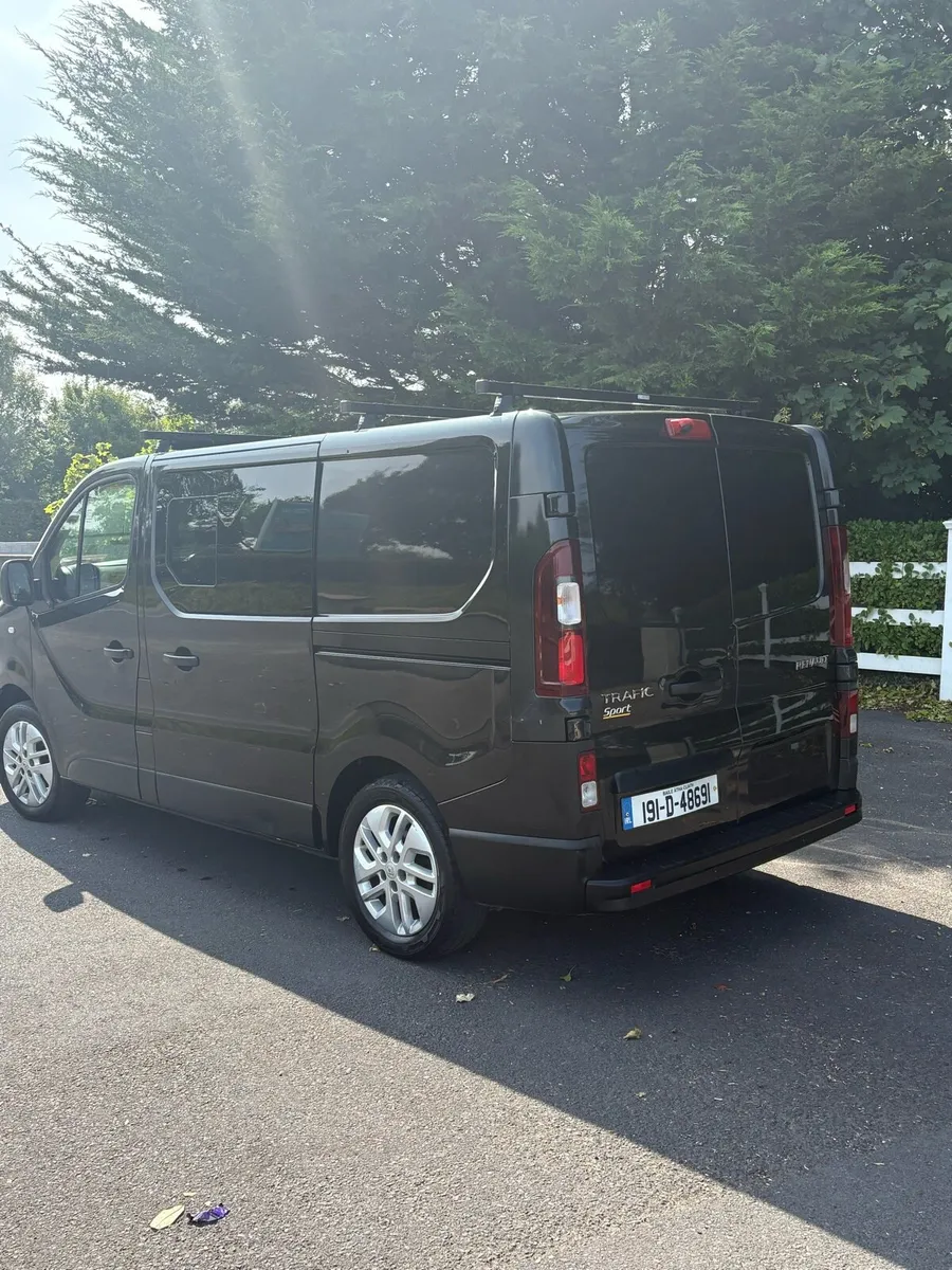 2019 Renault traffic sports Crew Cab Tax&Doe - Image 3