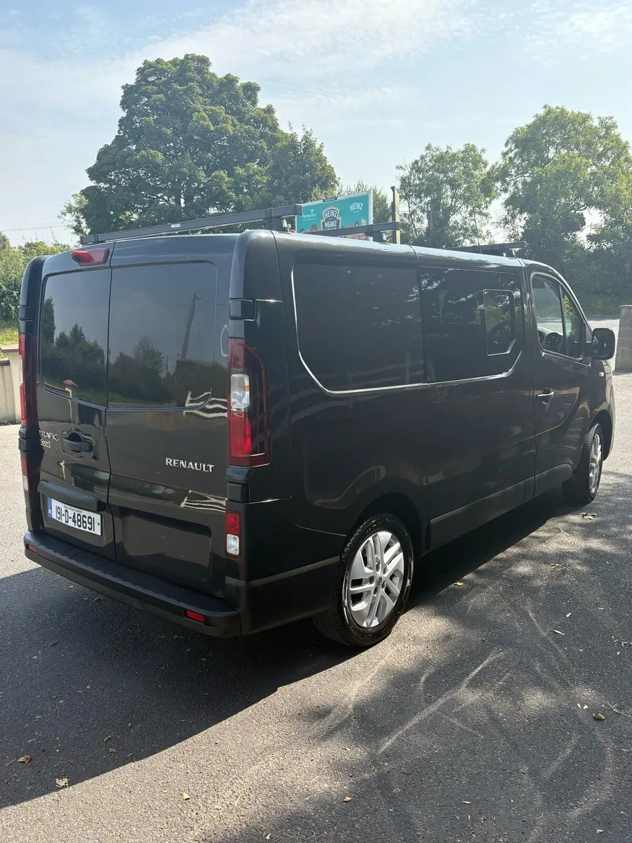 2019 Renault traffic sports Crew Cab Tax&Doe - Image 4