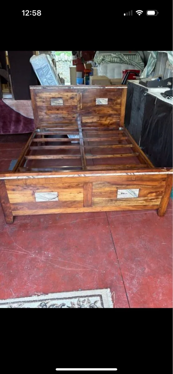 Solid king size bed frame - Image 1