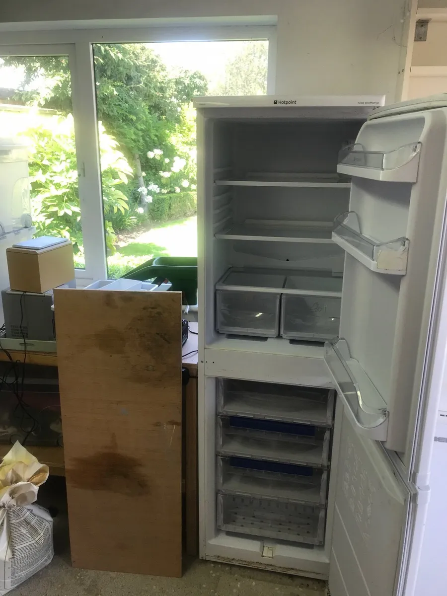 50/50 Fridgefreezer - Image 1
