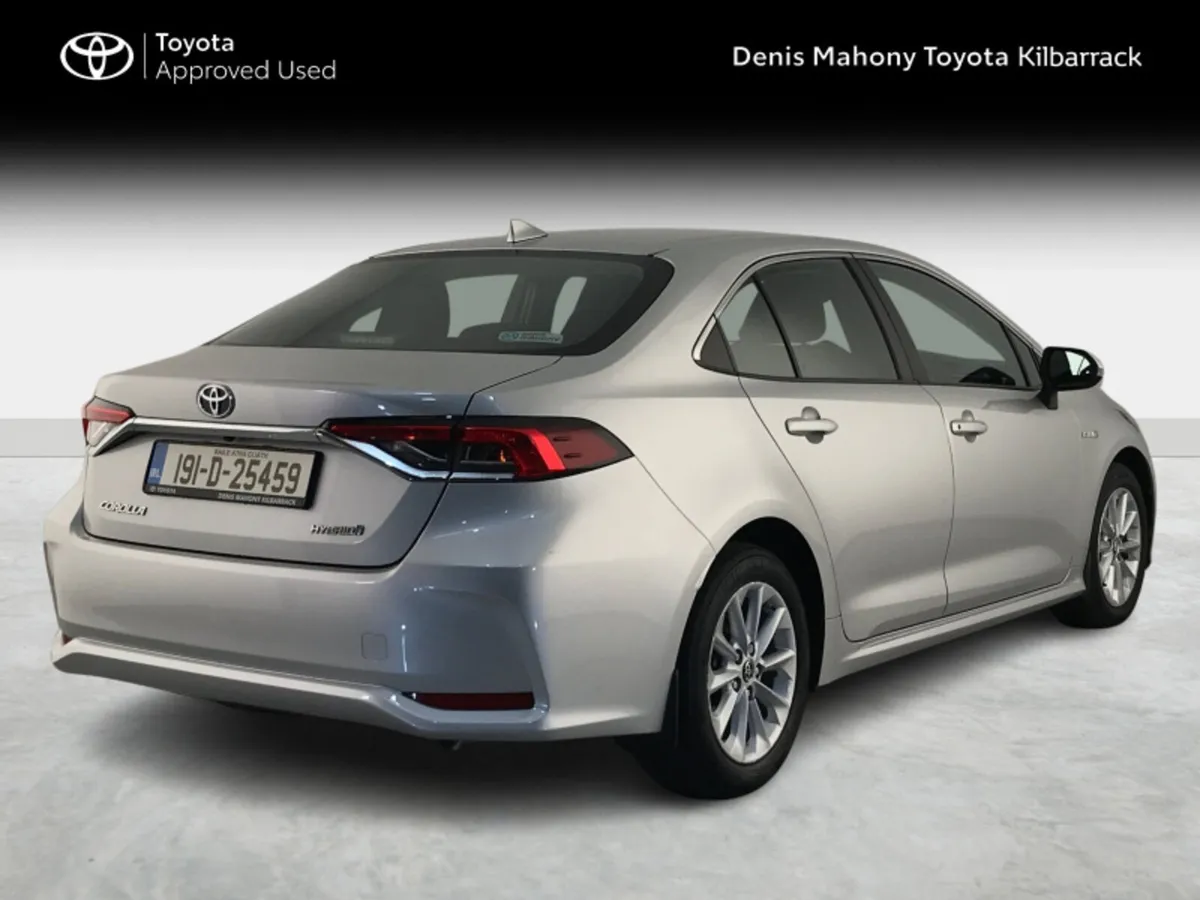 Toyota Corolla HYBRID LUNA SALOON - Image 2